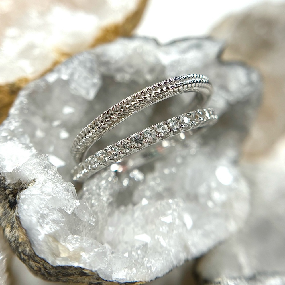 “Set-Or-Solo” Lovely White Zircon & Texturized Ring SET! 💎 - SIZE (7)